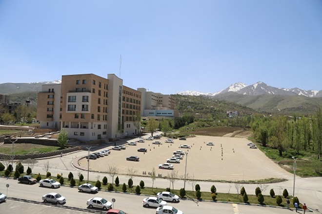 پارکینگ‌های دانشگاه ساماندهی می‌شوند / همکاران با انتظامات دانشگاه همراهی کنند