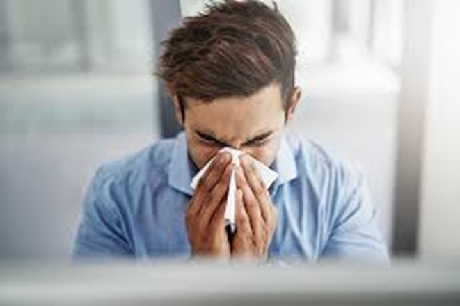 افراد دارای علایم سرماخوردگی از حضور در مهمانی‌های نوروزی پرهیز کنند