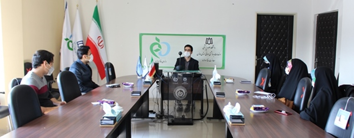 نشست معاون غذا و دارو با دانشجویان رشته داروسازی
