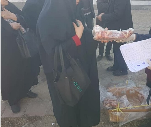 توزیع گوشت برای مادران باردار و شیرده