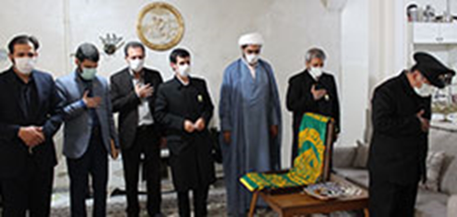 دیدار خانواده شهیده گلنار قیامتی با خادمین حرم امام رضا (ع) و مسولین بیمارستان فاطمیه