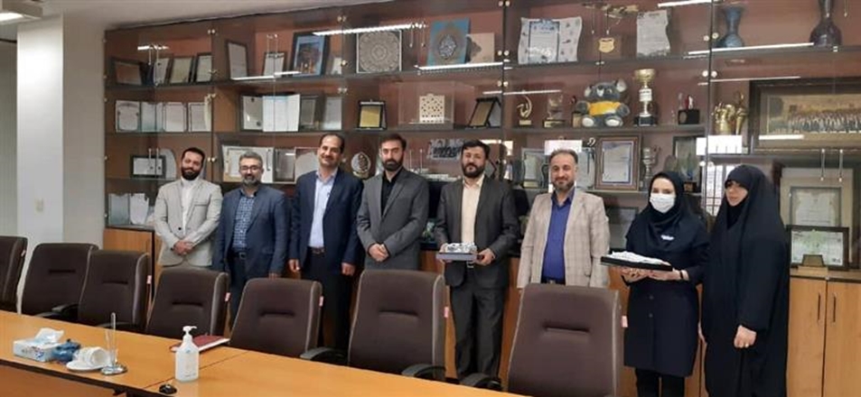 قدردانی از ایثارگران مجتمع آموزشی درمانی بعثت